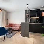 Lumina Luxury Apart Near Reymont Park Apartment *