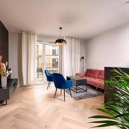Lumina Luxury Apart Near Reymont Park Apartment